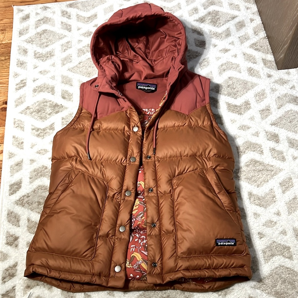 Patagonia Women’s W Bivy Hooded Vest size medium